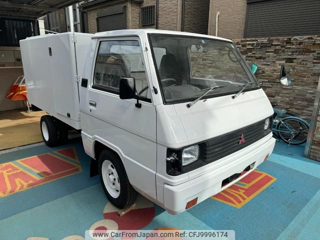 mitsubishi delica-truck 1993 GOO_NET_EXCHANGE_0540446A30240625W001 image 2