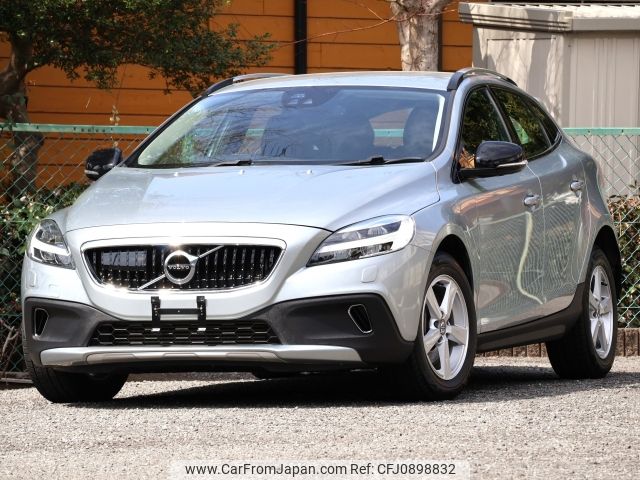 volvo v40 2017 -VOLVO--Volvo V40 CBA-MB420XC--YV1MZ402CH2125246---VOLVO--Volvo V40 CBA-MB420XC--YV1MZ402CH2125246- image 1