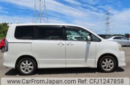 toyota voxy 2008 NIKYO_CK95831