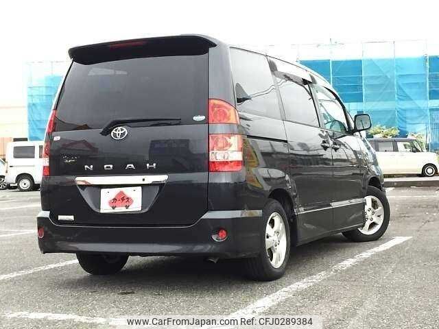 toyota noah 2003 504928-924897 image 2