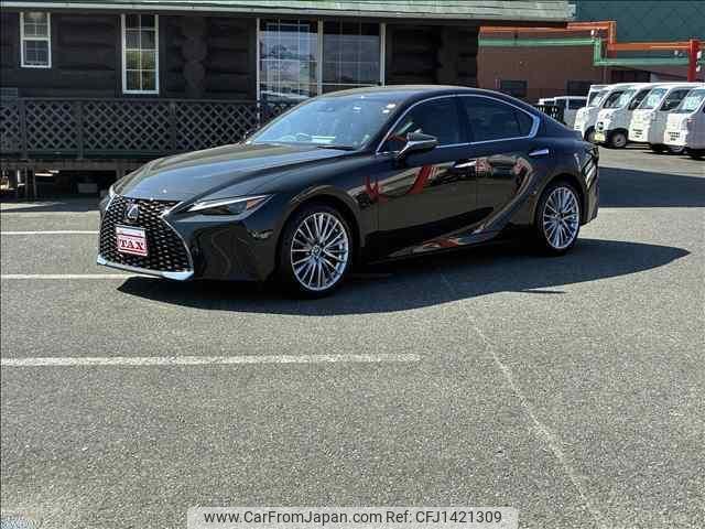 lexus is 2023 CFJ1421309 image 1