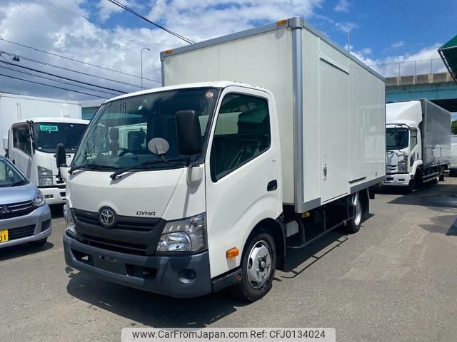 toyota dyna-truck 2018 GOO_NET_EXCHANGE_0802180A30240823W002 image 1