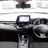 toyota c-hr 2017 REALMOTOR_N2024060215F-21 image 8