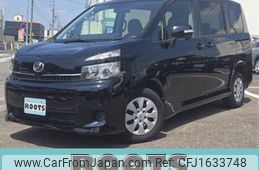 toyota voxy 2013 CFJ1633748