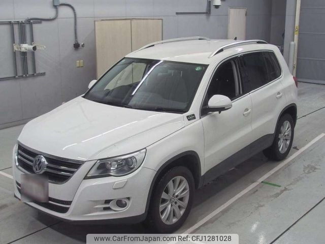 volkswagen tiguan 2011 -VOLKSWAGEN--VW Tiguan 5NCCZ-WVGZZZ5NZBW110949---VOLKSWAGEN--VW Tiguan 5NCCZ-WVGZZZ5NZBW110949- image 1