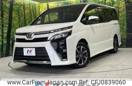 toyota voxy 2017 quick_quick_ZRR80W_ZRR80-0369768