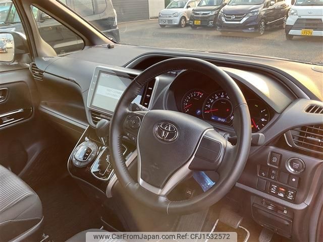 toyota voxy 2020 CFJ1532572 image 2