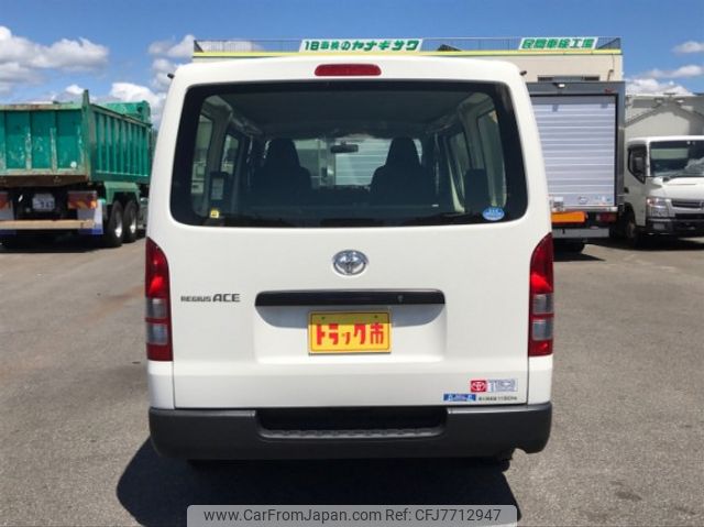 toyota hiace-regius 2015 quick_quick_CBF-TRH200V_TRH200-0224033 image 2