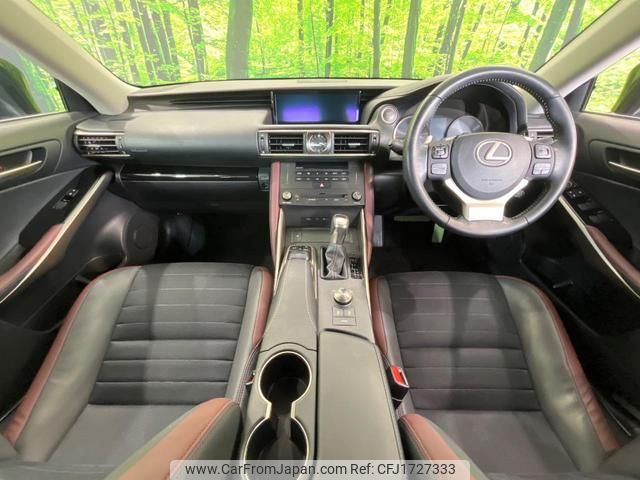 lexus is 2018 CFJ1727333 image 2