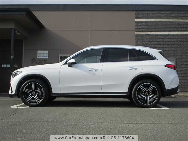 mercedes-benz glc-class 2025 250522141821 image 2
