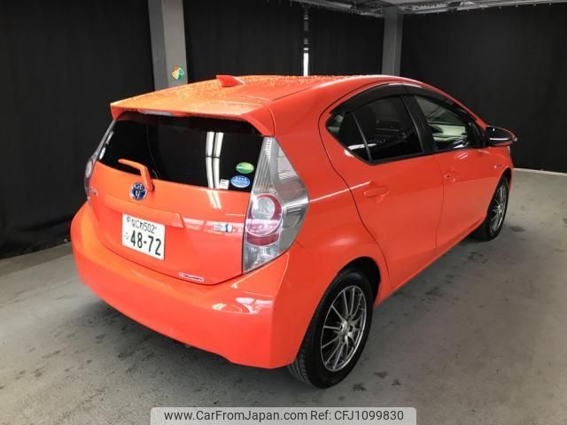 toyota aqua 2013 quick_quick_DAA-NHP10_2227566 image 2
