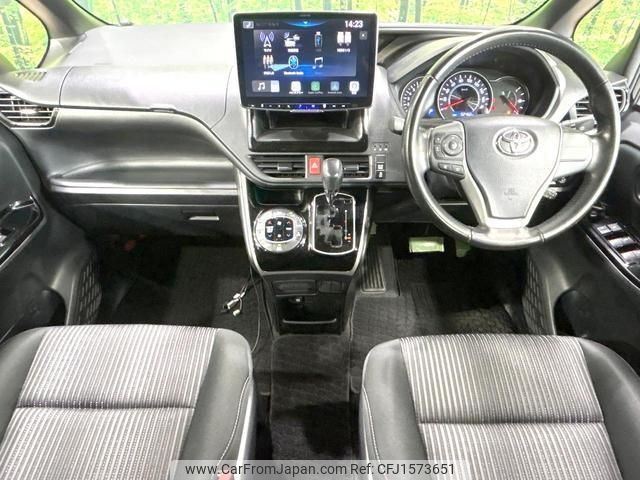 toyota voxy 2018 CFJ1573651 image 2