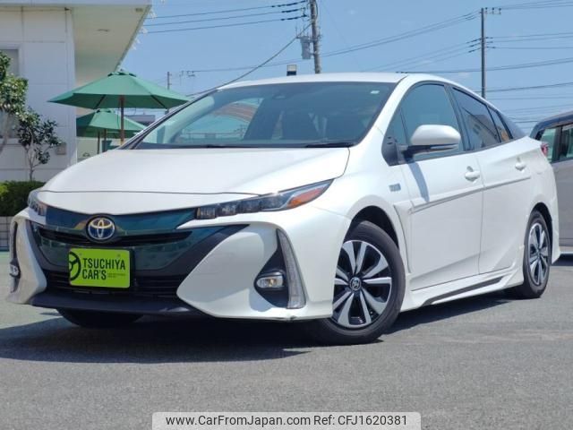 toyota prius-phv 2018 CFJ1620381 image 1