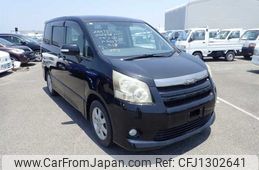 toyota noah 2009 23872