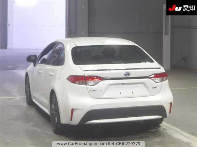 toyota corolla 2019 -TOYOTA--Corolla ZWE211-6004030---TOYOTA--Corolla ZWE211-6004030- image 2