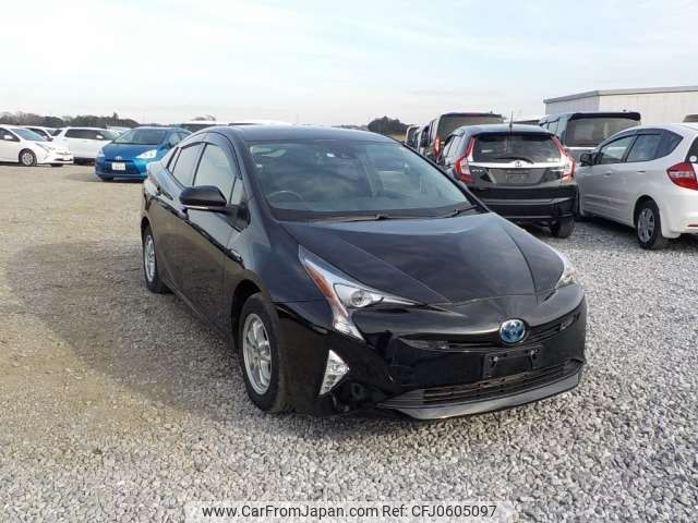 toyota prius 2017 -TOYOTA--Prius DAA-ZVW55--ZVWW55-8054965---TOYOTA--Prius DAA-ZVW55--ZVWW55-8054965- image 1