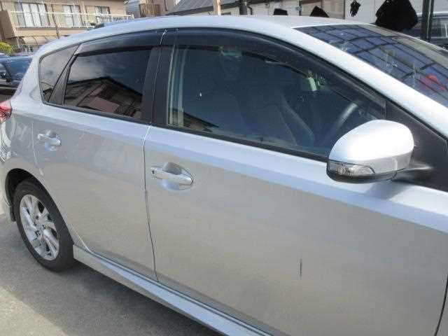 toyota auris 2015 2455216-155153 image 2