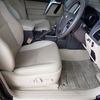 toyota land-cruiser-prado 2020 24352101 image 29