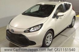 toyota aqua 2022 -TOYOTA--AQUA 6AA-MXPK11--MXPK11-2061840---TOYOTA--AQUA 6AA-MXPK11--MXPK11-2061840-