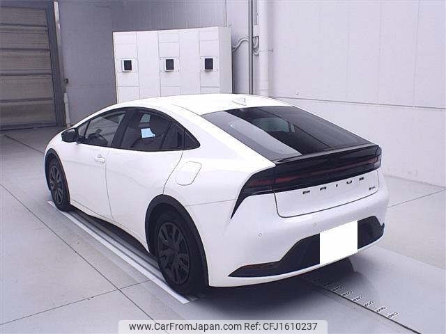 toyota prius 2023 CFJ1610237 image 2