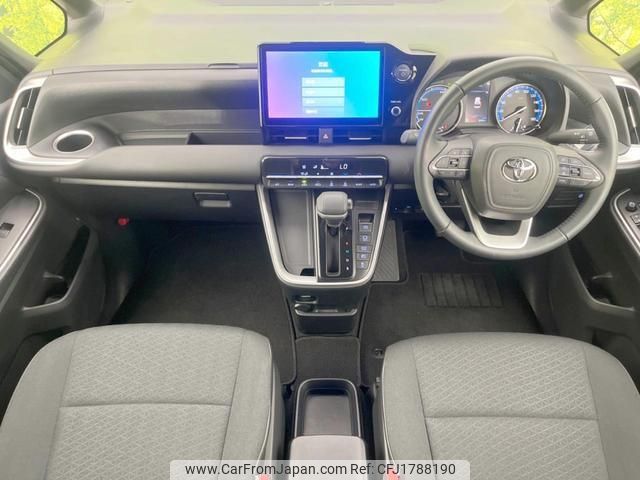 toyota voxy 2025 CFJ1788190 image 2