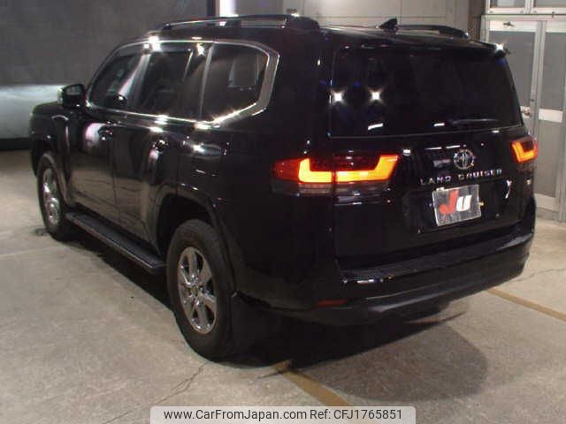 toyota land-cruiser-wagon 2023 CFJ1765851 image 2