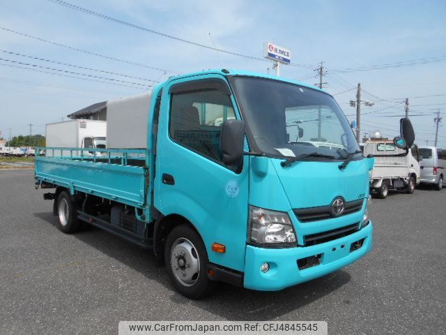 Used TOYOTA DYNA TRUCK 2015 XZC7100002402 in good condition for sale