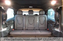 mercedes-benz v-class 2022 GOO_JP_700056143030250718001