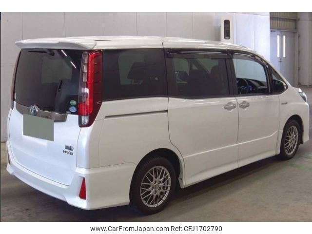 toyota noah 2016 CFJ1702790 image 2