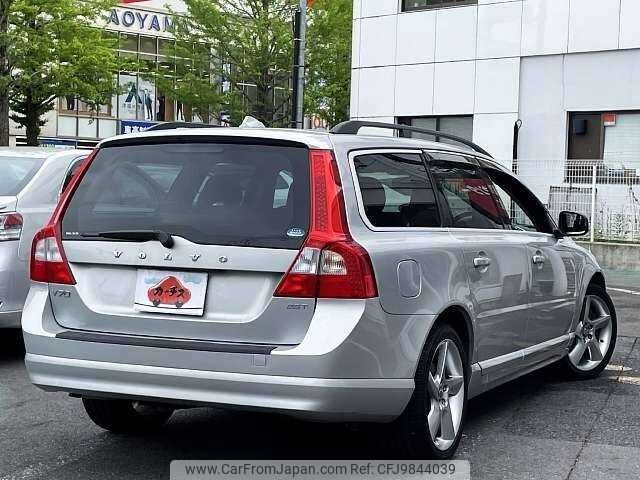 volvo v70 2010 504928-921487 image 2