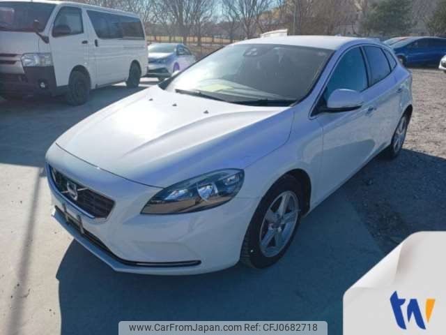 volvo v40 2014 -VOLVO--Volvo V40 DBA-MB4164T--YV1MV485BE2134932---VOLVO--Volvo V40 DBA-MB4164T--YV1MV485BE2134932- image 1