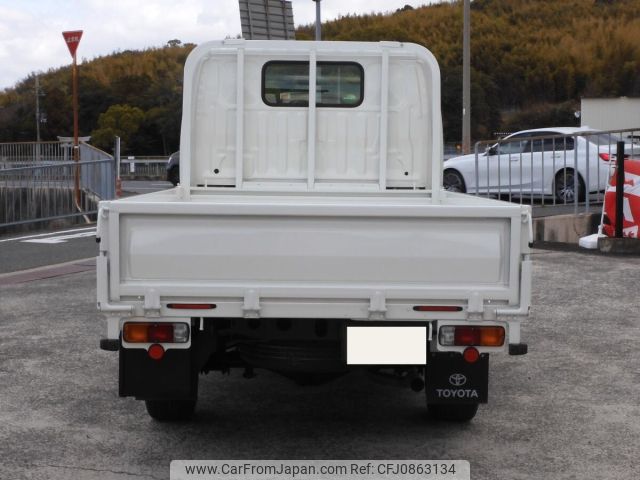 toyota dyna-truck 2017 CFJ0863134 image 2