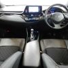 toyota c-hr 2017 quick_quick_DAA-ZYX10_ZYX10-2024741 image 3