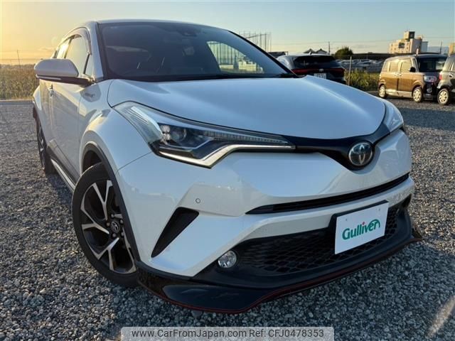 toyota c-hr 2017 -TOYOTA--C-HR DAA-ZYX10--ZYX10-2061753---TOYOTA--C-HR DAA-ZYX10--ZYX10-2061753- image 1