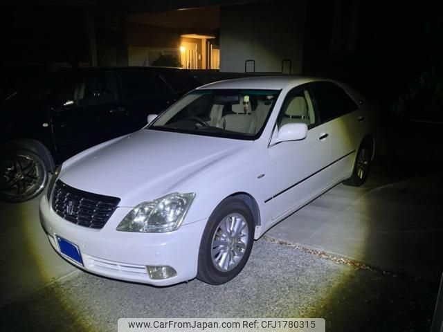 toyota crown 2004 CFJ1780315 image 1