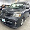 toyota voxy 2004 CFJ1858439 image 1