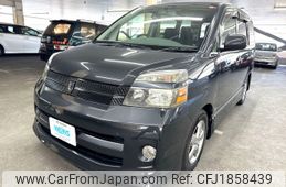 toyota voxy 2004 CFJ1858439