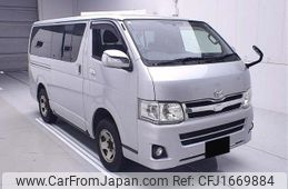 toyota regiusace-van 2013 CFJ1669884
