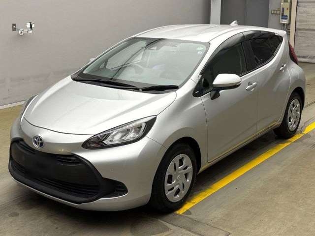 2022 Toyota Aqua 6AA-MXPK11 - Car Price $11,163