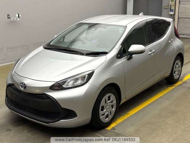 toyota aqua 2022 -TOYOTA--AQUA 6AA-MXPK11--MXPK11-2053951---TOYOTA--AQUA 6AA-MXPK11--MXPK11-2053951- image 1