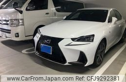 lexus is 2016 CFJ9292381