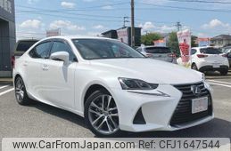 lexus is 2018 CFJ1647544