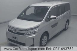 toyota voxy 2018 CFJ1693752