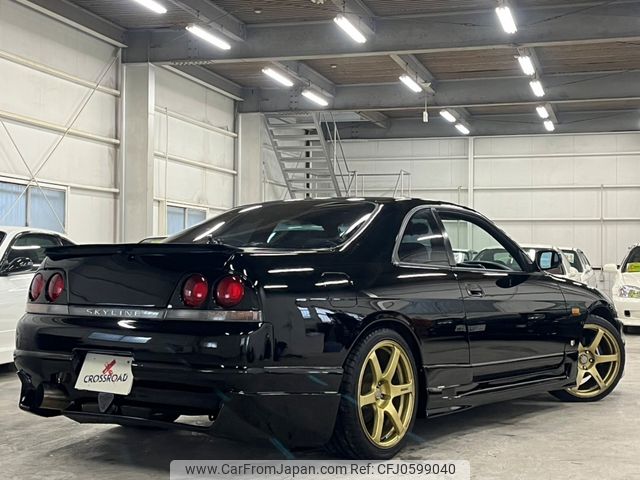 nissan skyline-coupe 1995 17eca6fe946f9d627cfcd758a0f451e4 image 2