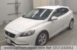 volvo v40 2015 -VOLVO--Volvo V40 DBA-MB4164T--YV1MV485BF2251660---VOLVO--Volvo V40 DBA-MB4164T--YV1MV485BF2251660-