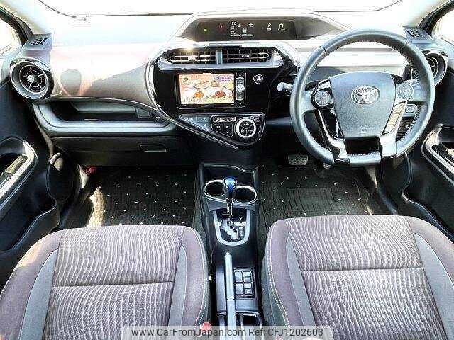 toyota aqua 2017 CFJ1202603 image 1