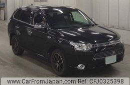 mitsubishi outlander-phev 2013 quick_quick_DLA-GG2W_0004397