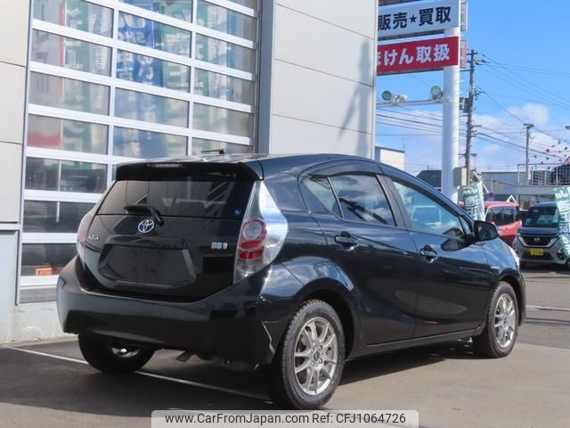 toyota aqua 2012 -TOYOTA--AQUA NHP10--2010379---TOYOTA--AQUA NHP10--2010379- image 2