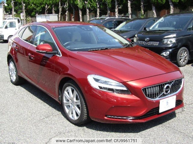 volvo v40 2017 -VOLVO--Volvo V40 MB4154T--2434022---VOLVO--Volvo V40 MB4154T--2434022- image 1