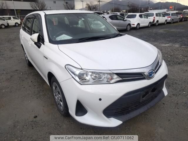 toyota corolla-fielder 2018 quick_quick_DAA-NKE165G_v image 2